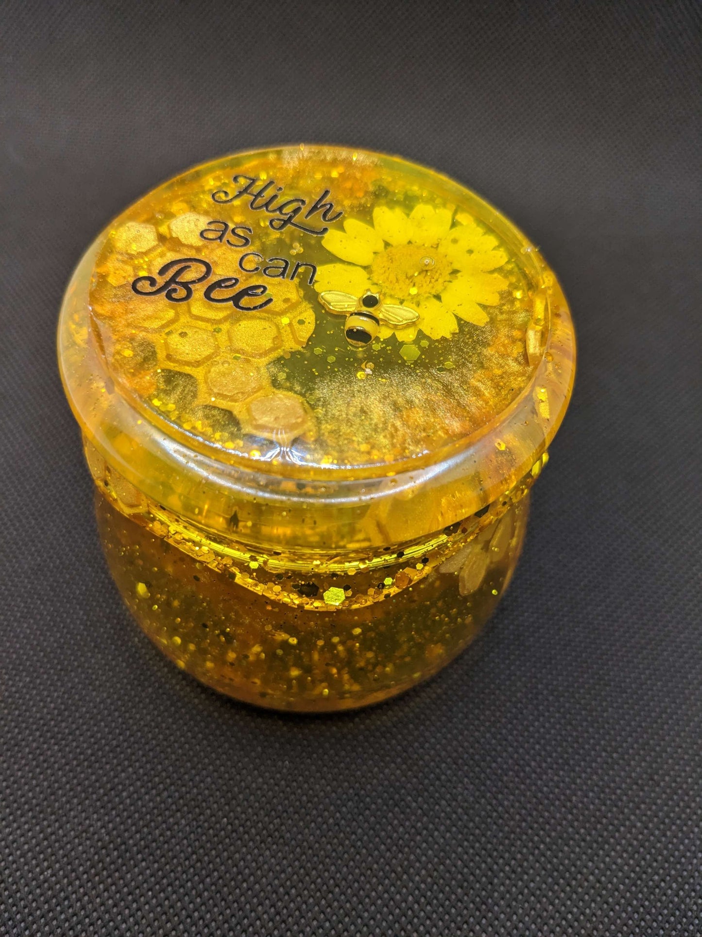 Bee Grinder and Jar - Keychain