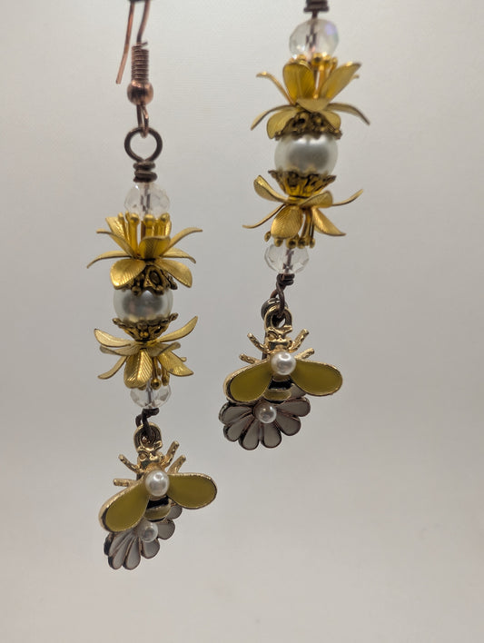 Pearlgold Bee Earrings