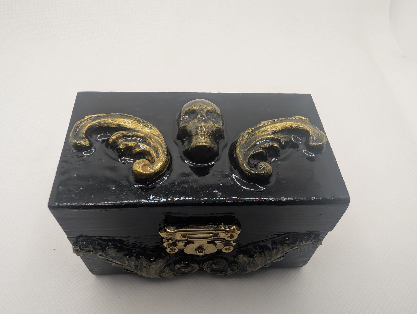 Black Skull Box