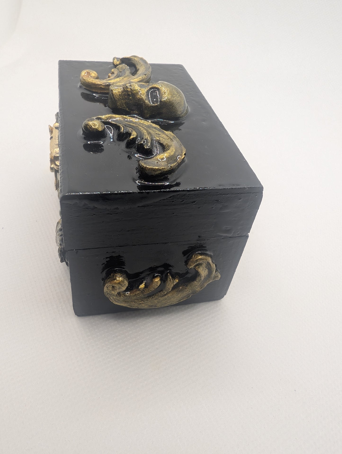 Black Skull Box