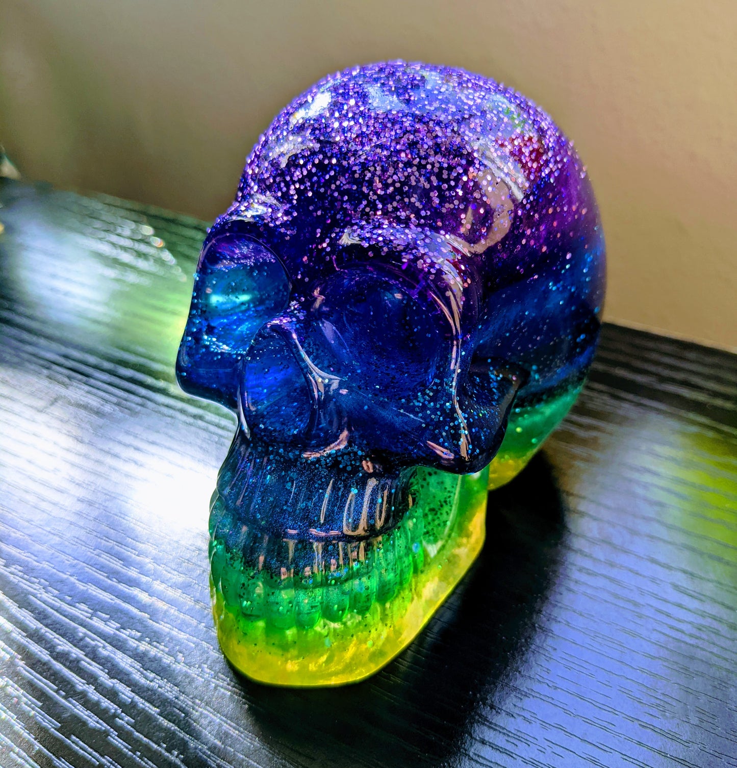 Rainbow Skull - Keychain