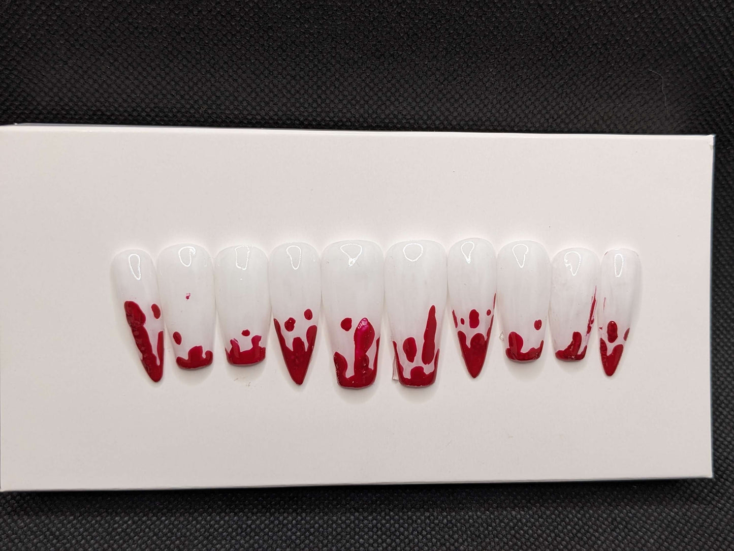 Vampire teeth Nails Glue on - Keychain