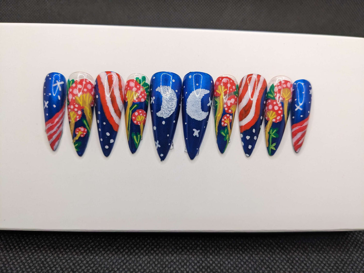 Stiletto Freedom Mushroom Nails Glue on - Keychain