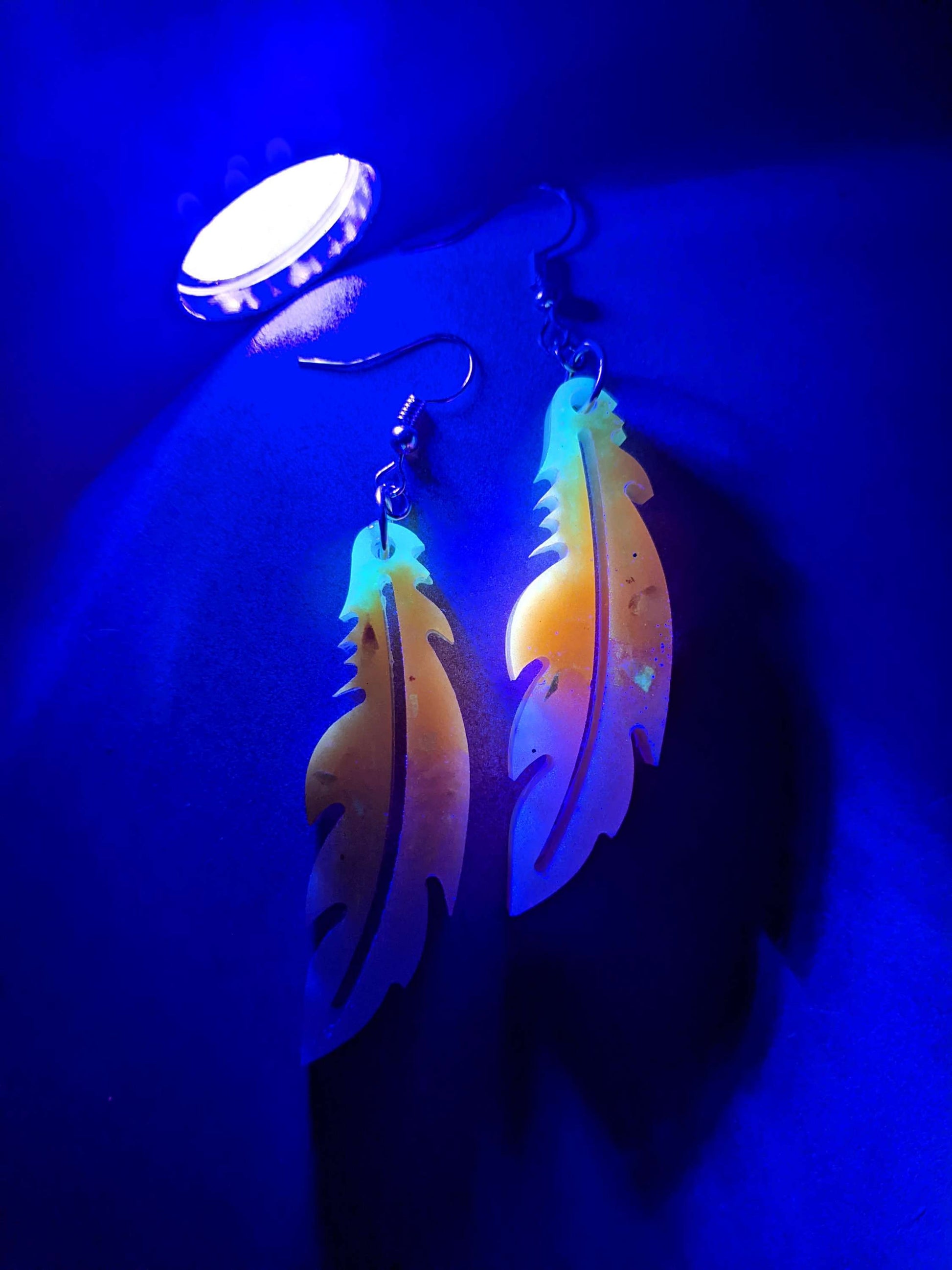 Blacklight Flashlight Flamingo Scribbles - Keychain