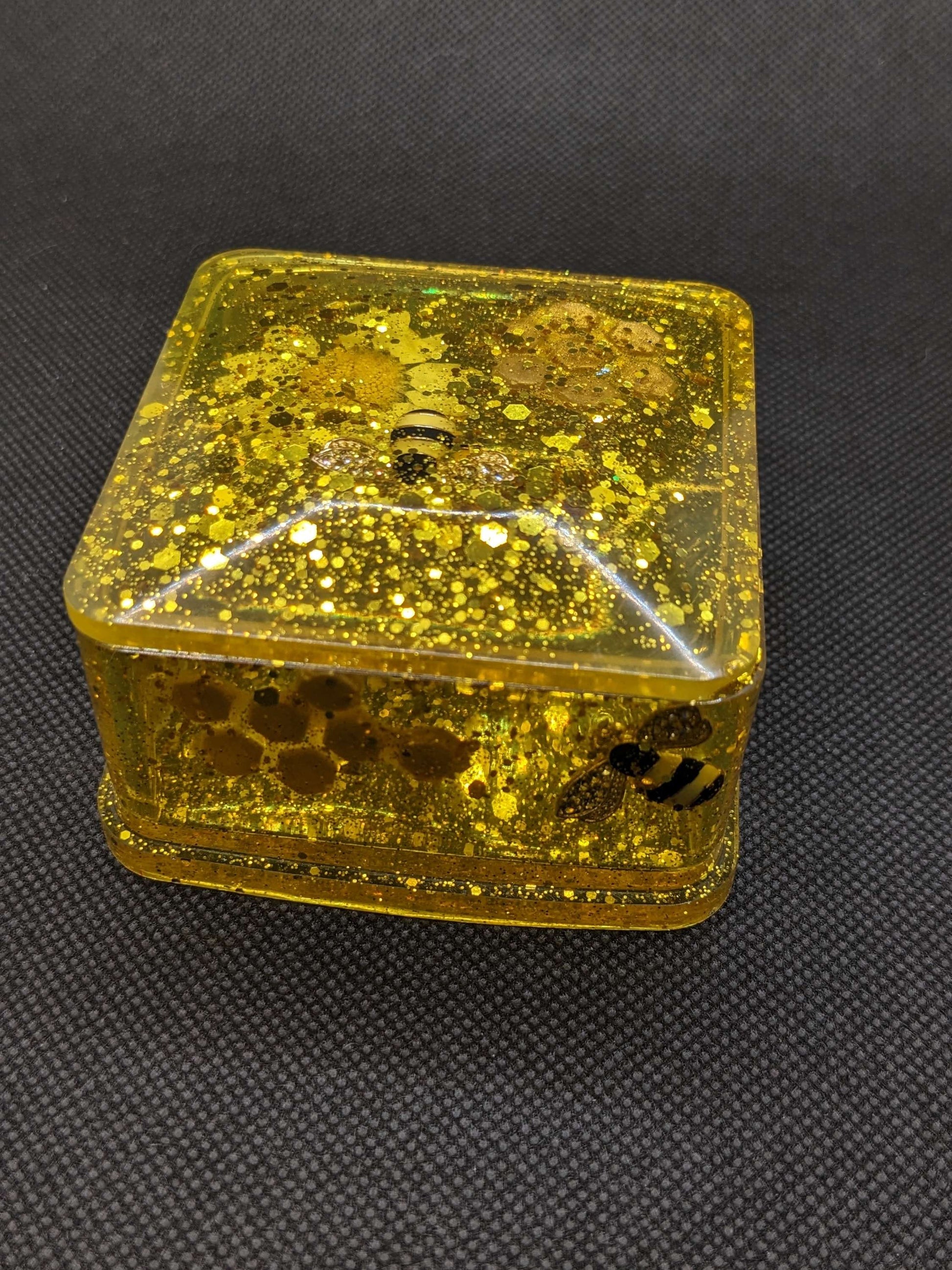 Square Bee Jewelry Box - Keychain