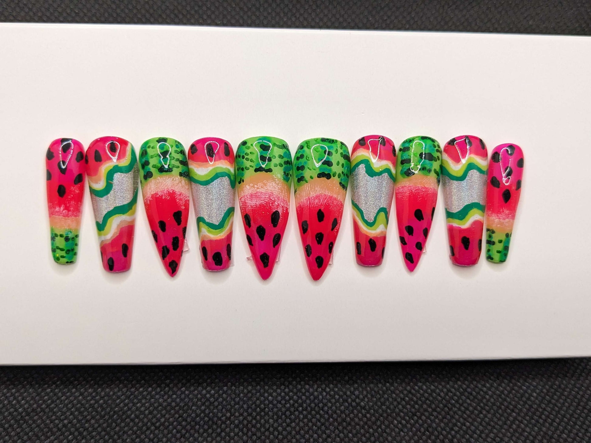 Watermelon Crawl Nails Glue on - Keychain