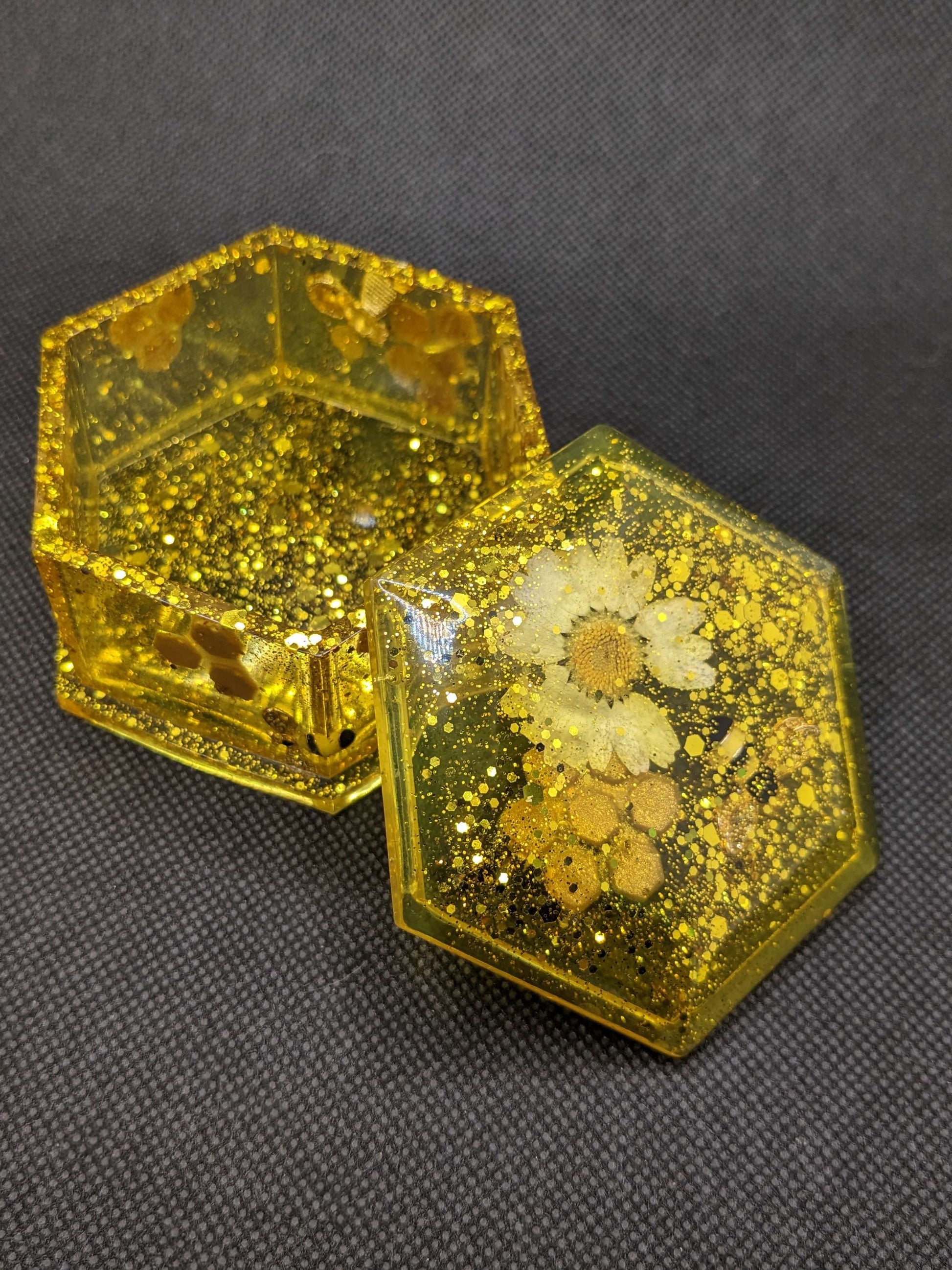 Honeycomb Bee Jewelry Box - Keychain