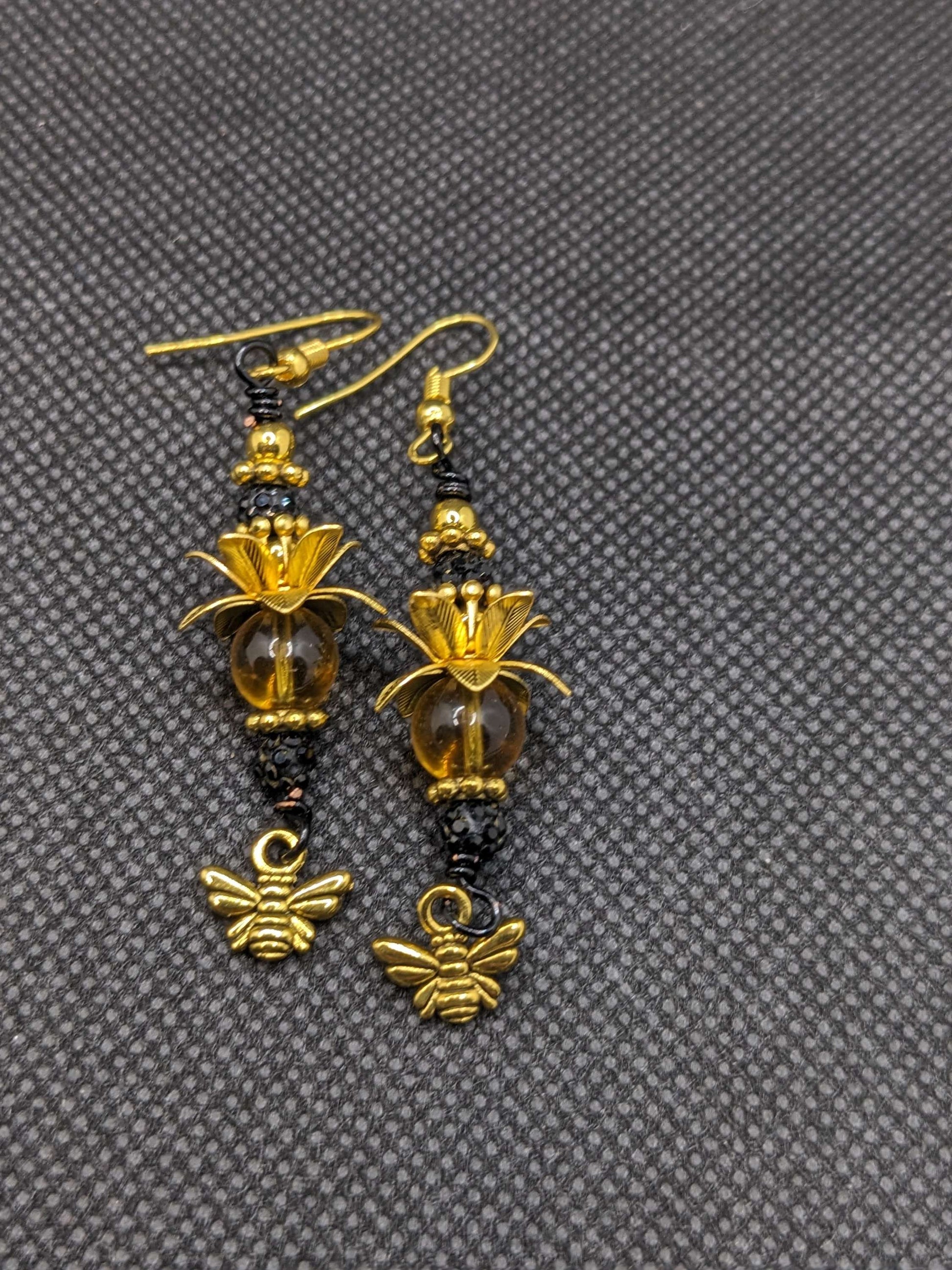 Daffodils & Bee Earrings - Earrings