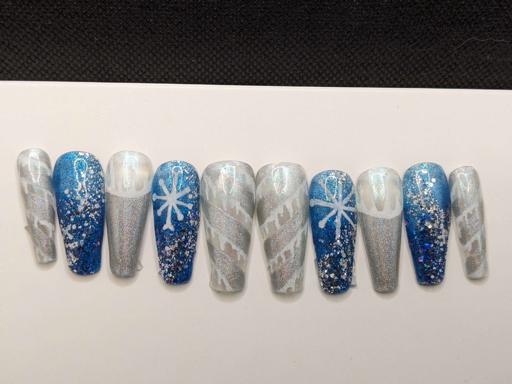 Winter Frost  Nails Glue on - Keychain