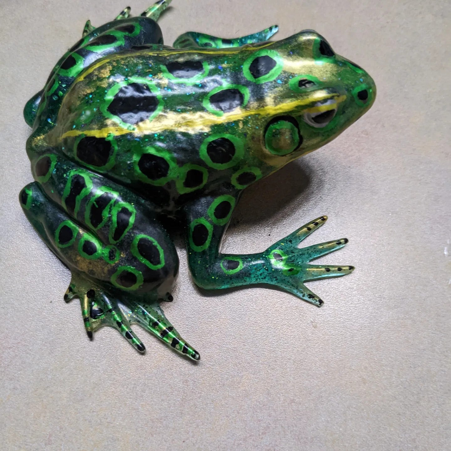 Glowing Frog - Keychain