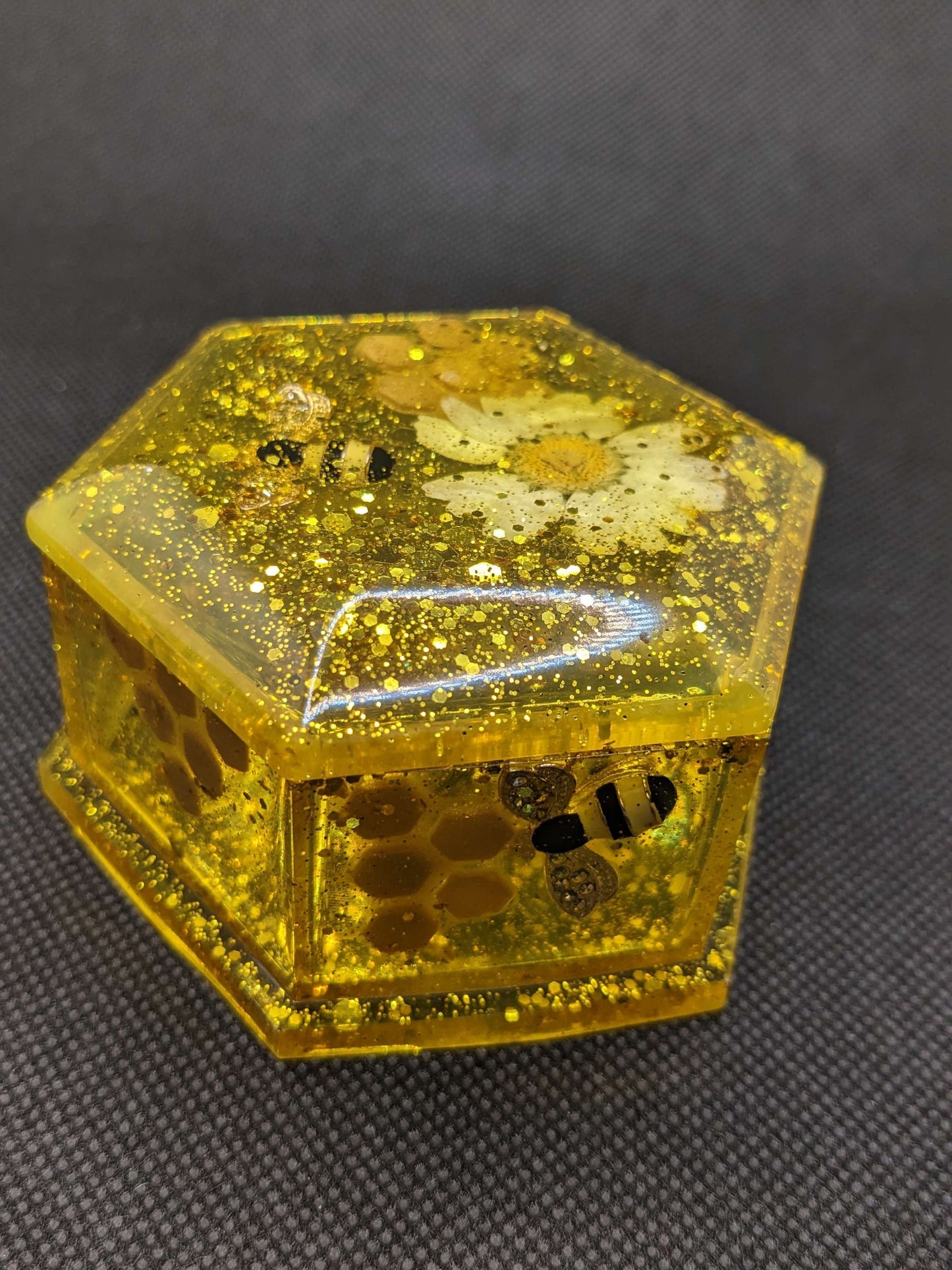 Honeycomb Bee Jewelry Box - Keychain